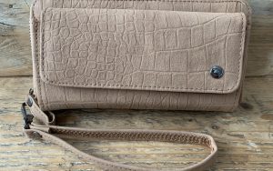 Beige croco print portemonnee